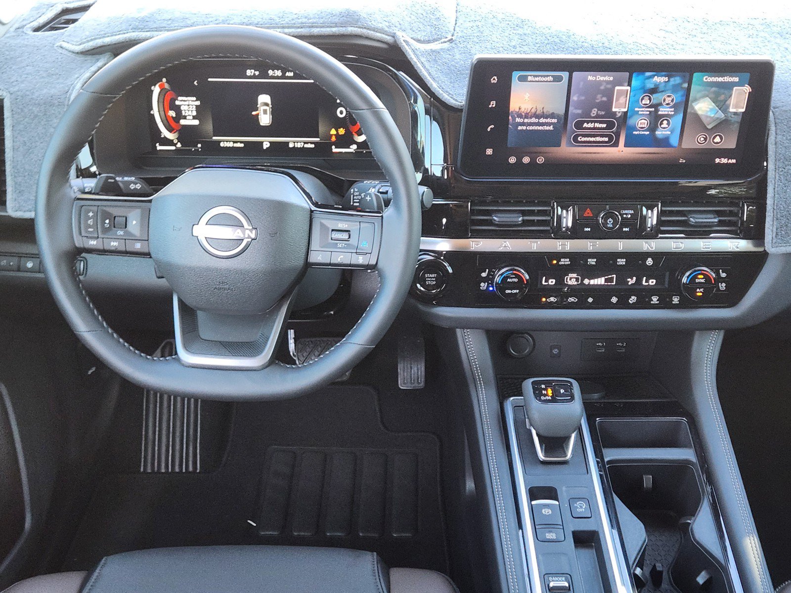 Used 2026 Nissan Pathfinder Platinum FWD image 9