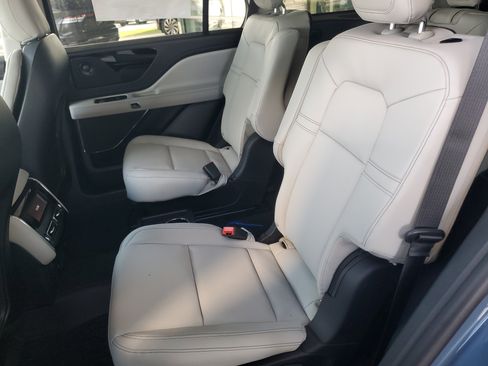 New 2026 Lincoln Aviator AWD image 25