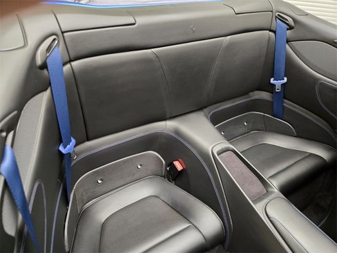 Used 2019 Ferrari Portofino image 23