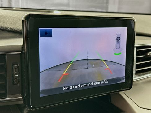 Used 2024 Ford Explorer XLT w/ Equipment Group 202A image 22