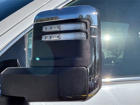 Used 2022 GMC Sierra 3500 Denali image 55