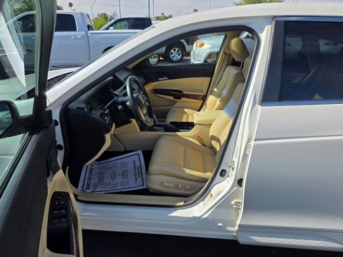 Used 2011 Honda Crosstour EX-L image 14