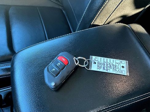 Used 2020 Jeep Gladiator Overland w/ LED Lighting Group image 30