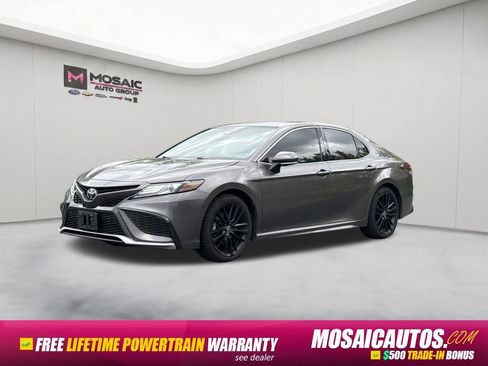Used 2023 Toyota Camry XSE FWD image 3