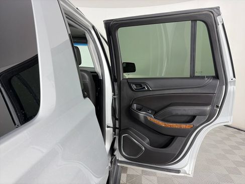 Used 2019 Chevrolet Tahoe Premier AWD/4WD image 28