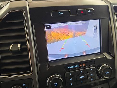 Used 2019 Ford F150 XLT w/ Equipment Group 302A Luxury AWD/4WD image 10