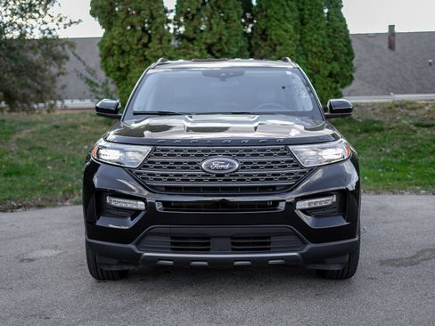 Used 2023 Ford Explorer XLT w/ Equipment Group 202A image 2