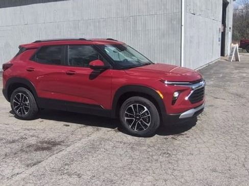 New 2026 Chevrolet TrailBlazer LT AWD/4WD image 2