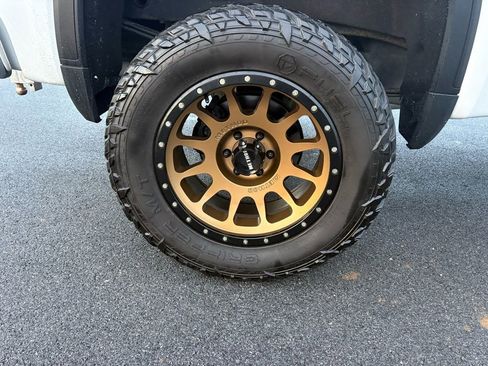 Used 2021 GMC Sierra 1500 SLE image 9