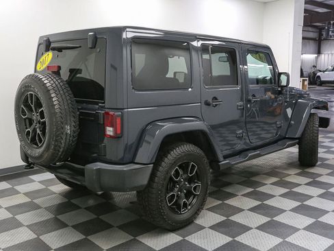 Used 2017 Jeep Wrangler Unlimited Sahara AWD/4WD image 10