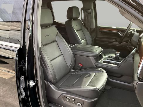 Used 2024 GMC Sierra 1500 Denali w/ Technology Package AWD/4WD image 9