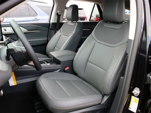 New 2025 Ford Explorer Active w/ Active Comfort Package image 16