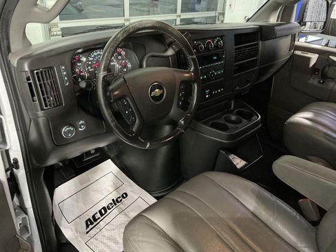 Used 2022 Chevrolet Express 2500 w/ Driver Convenience Package RWD image 17