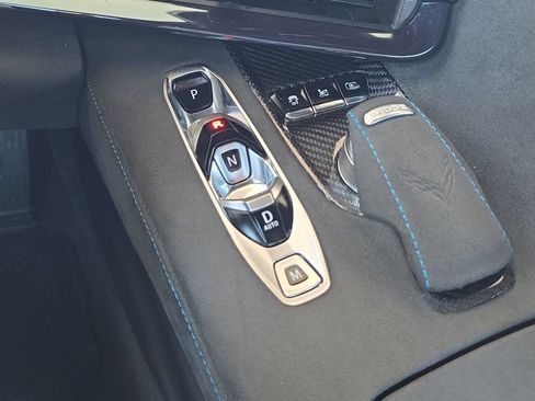 Used 2025 Chevrolet Corvette Stingray Premium Conv w/ Z51 Performance Package RWD image 16