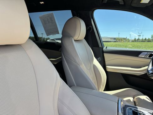 Used 2022 BMW X7 xDrive40i w/ Premium Package AWD/4WD image 35