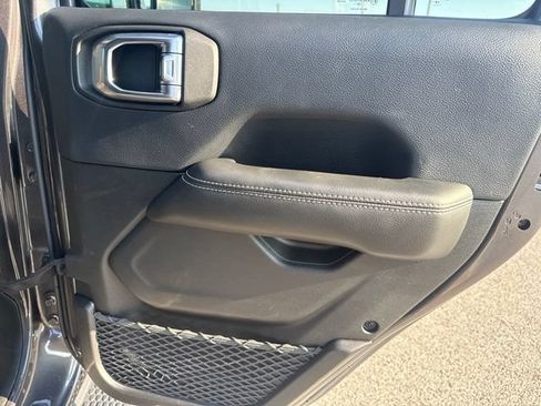 Used 2019 Jeep Wrangler Unlimited Sahara AWD/4WD image 20
