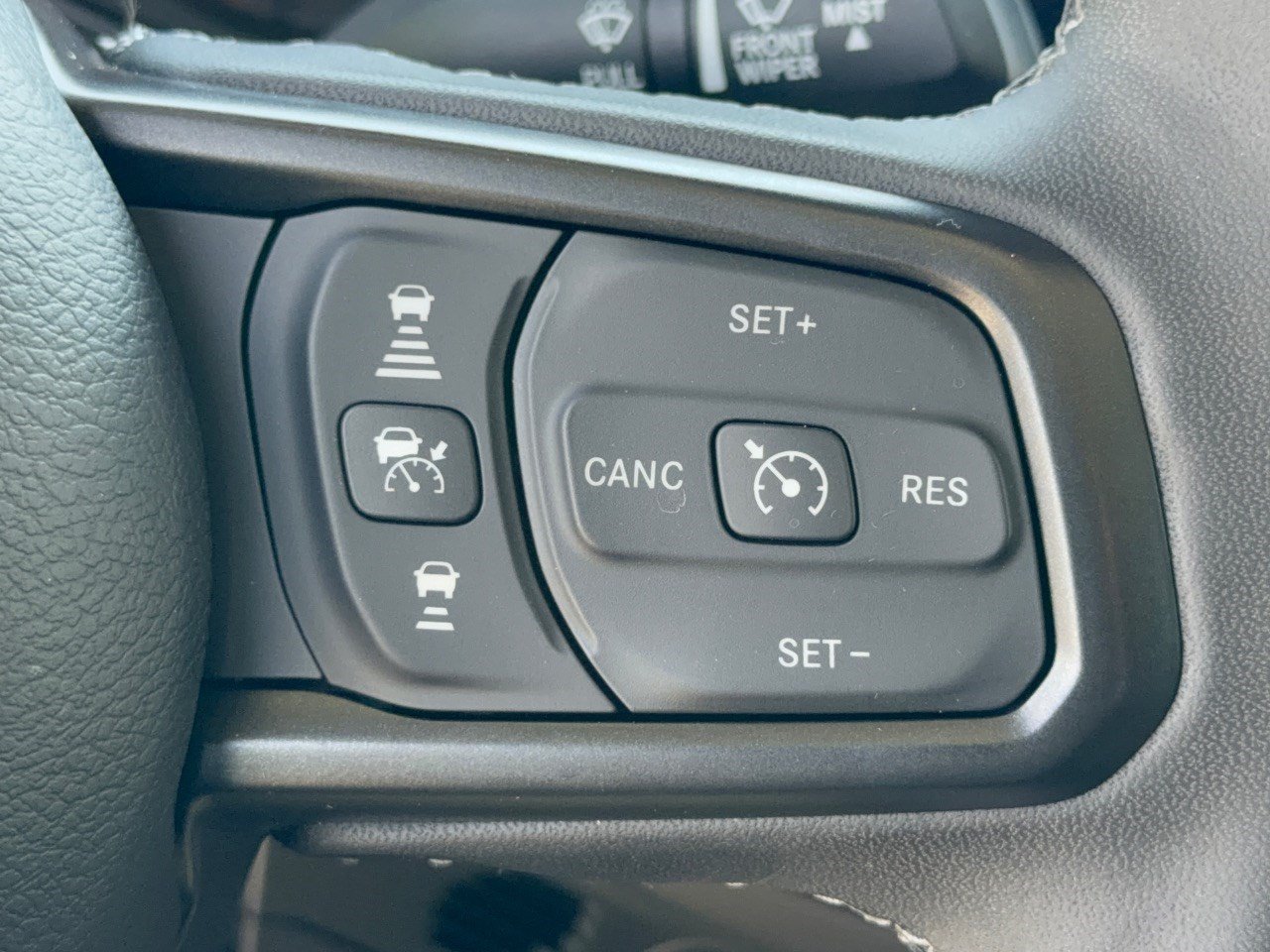 Used 2025 Jeep Gladiator Mojave w/ Convenience Group AWD/4WD image 19