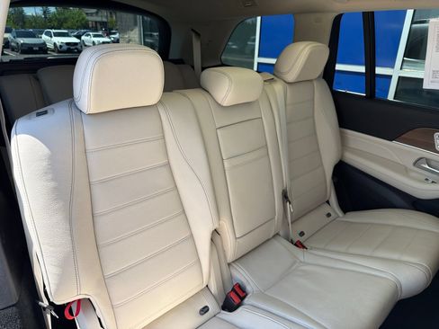 Used 2021 Mercedes-Benz GLS 450 4MATIC image 24
