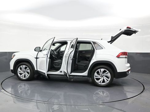 Used 2021 Volkswagen Atlas Cross Sport SEL FWD image 31