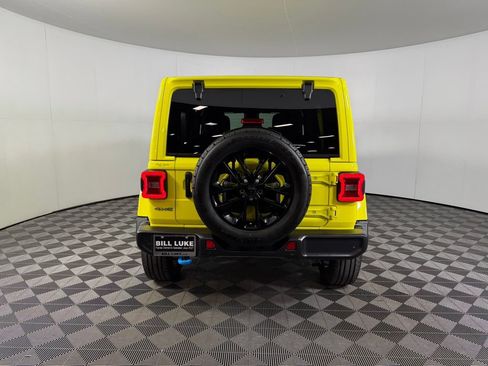 Used 2024 Jeep Wrangler Unlimited Sahara w/ Safety Group AWD/4WD image 7
