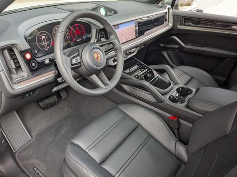 New 2026 Porsche Cayenne Coupe image 4