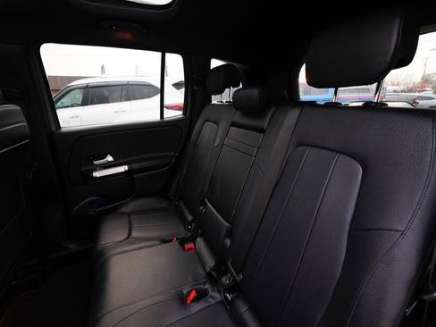 Used 2020 Mercedes-Benz GLB 250 4MATIC image 25