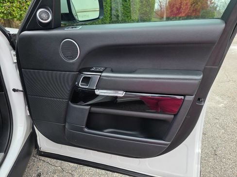 Used 2016 Land Rover Range Rover HSE image 37