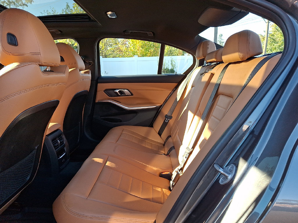 Used 2021 BMW 330e xDrive w/ Premium Package AWD/4WD image 10