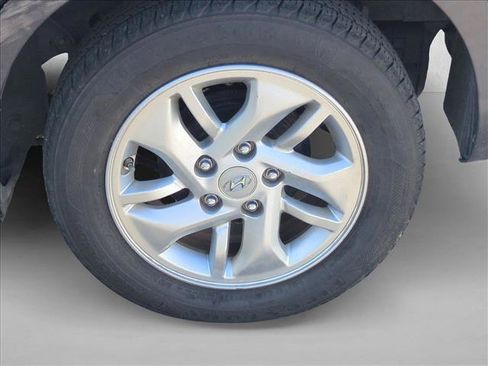 Used 2021 Hyundai Venue SE image 13