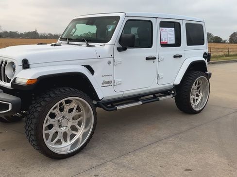 Used 2024 Jeep Wrangler Sahara w/ Technology Group image 5