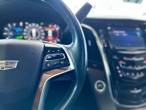 Used 2017 Cadillac Escalade Luxury AWD/4WD image 68