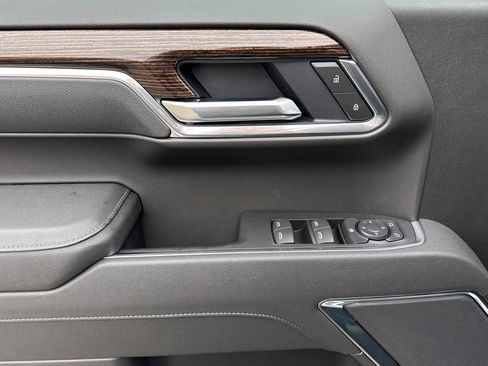New 2026 GMC Sierra 1500 Elevation image 12
