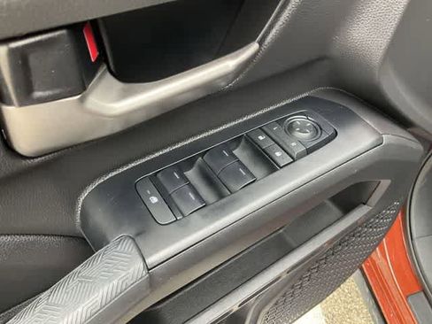 Certified 2025 Toyota Tacoma TRD Off-Road AWD/4WD image 14