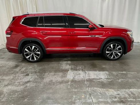 Used 2025 Volkswagen Atlas SEL Premium R-Line AWD/4WD image 2