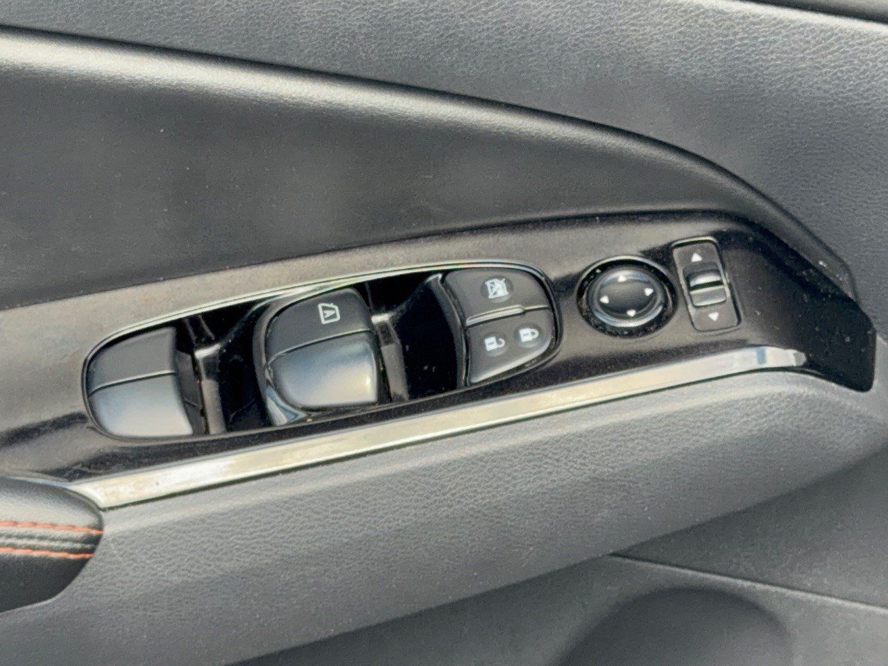 Used 2025 Nissan Altima 2.5 SR FWD image 15