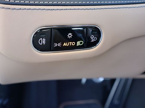 New 2026 Bentley Flying Spur Plug-In Hybrid AWD/4WD image 22