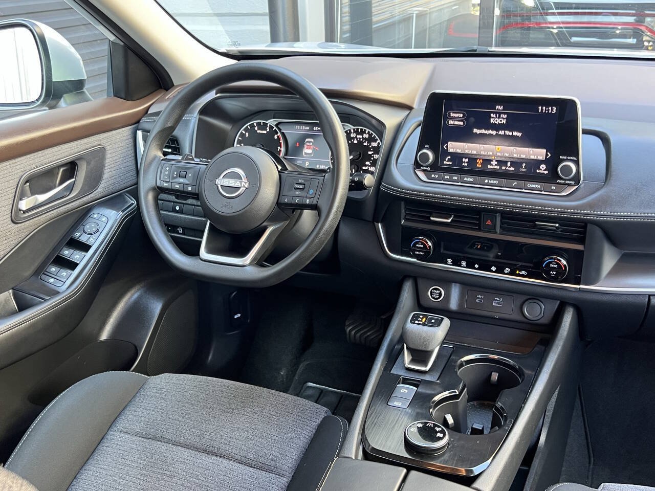 Used 2023 Nissan Rogue SV AWD/4WD image 22