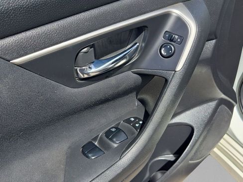 Used 2015 Nissan Altima 2.5 S w/ Power Driver Seat Package image 12