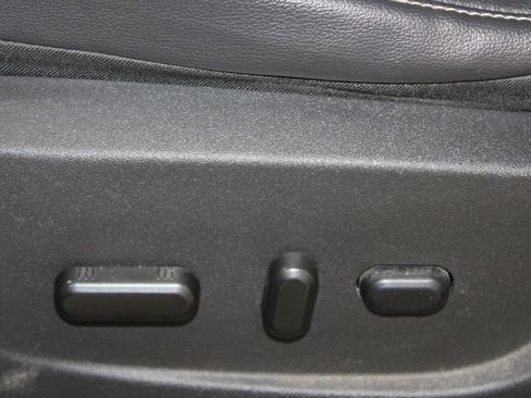 Used 2018 Ford Escape Titanium w/ Ford Safe & Smart Package FWD image 14