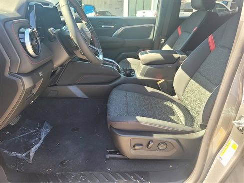 New 2025 Chevrolet Colorado Z71 image 9