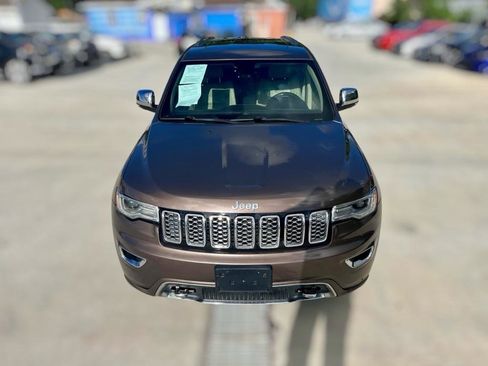 Used 2018 Jeep Grand Cherokee Overland AWD/4WD image 4