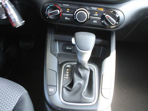 Used 2025 Kia Soul LX w/ LX Technology Package image 31