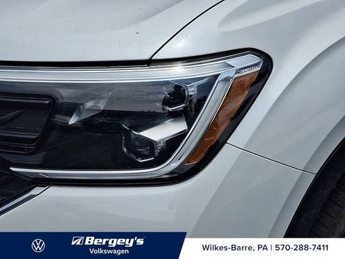 Used 2024 Volkswagen Atlas Cross Sport SEL R-Line AWD/4WD image 10