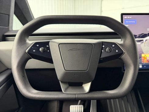 Used 2024 Tesla Cybertruck AWD Crew Cab image 20