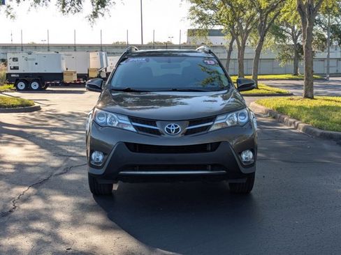 Used 2013 Toyota RAV4 XLE FWD image 2