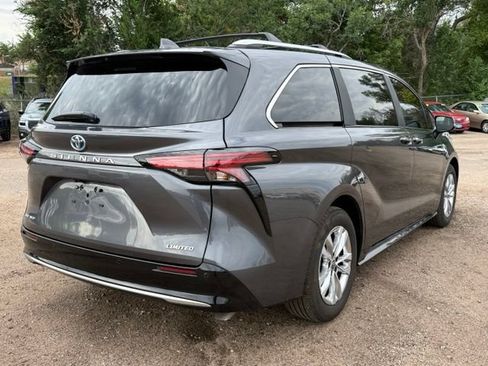 Used 2025 Toyota Sienna Limited AWD/4WD image 5