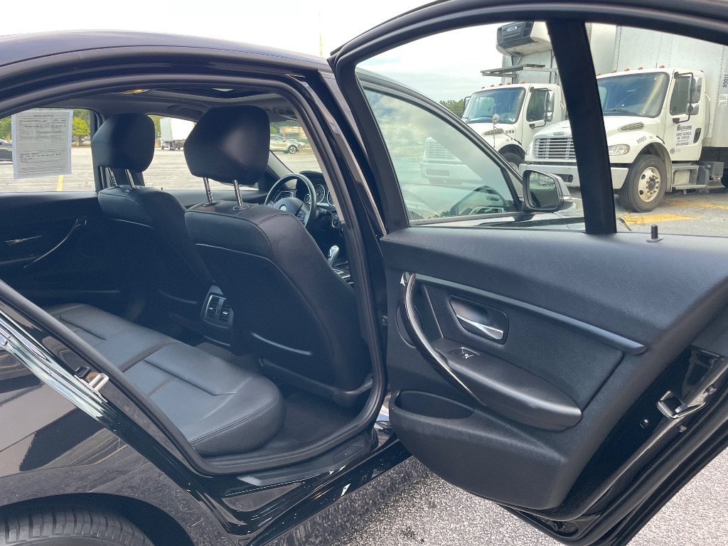 Used 2016 BMW 320i Sedan RWD image 20