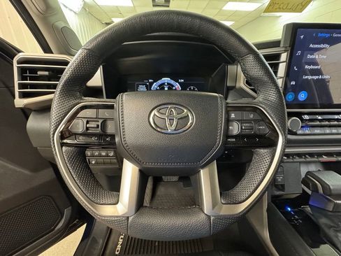 Used 2024 Toyota Tundra Limited AWD/4WD image 34