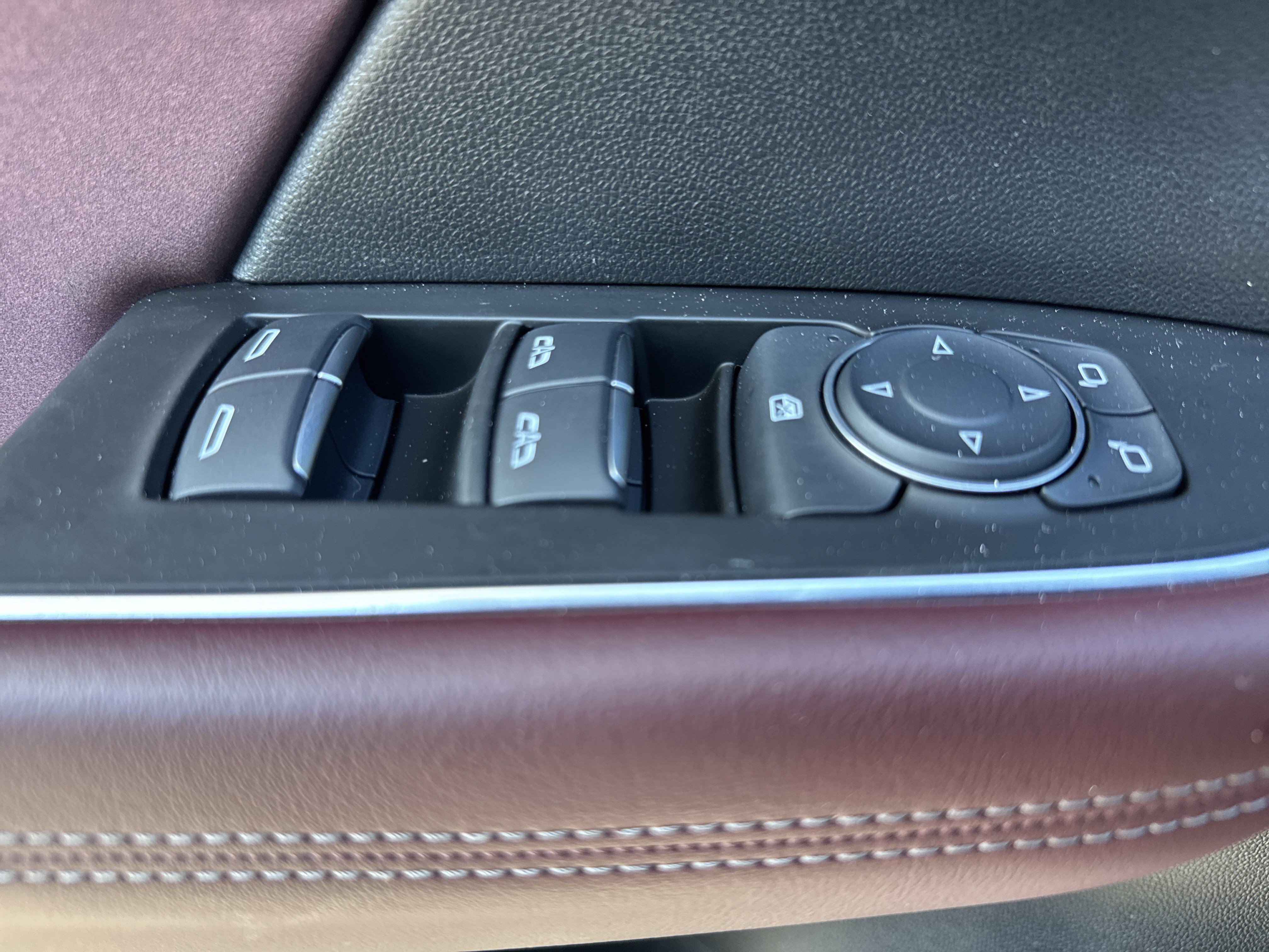 Used 2025 Buick Envision Sport Touring AWD/4WD image 15