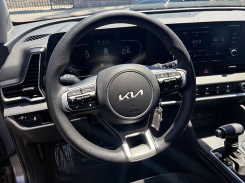 Used 2025 Kia Sportage LX FWD image 27